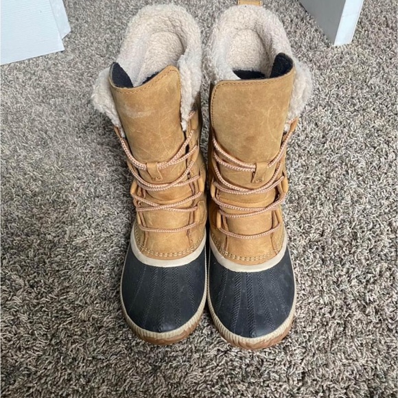 Sorel tall out n about boots - Picture 2 of 5